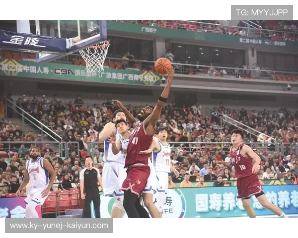 足球金指环争锋对决 CBA赛场外的跨界顶级较量揭幕